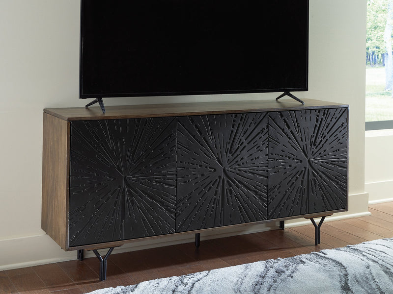 Lavinmont Accent Cabinet - Watson's 87 Furniture (Middlefield,OH)
