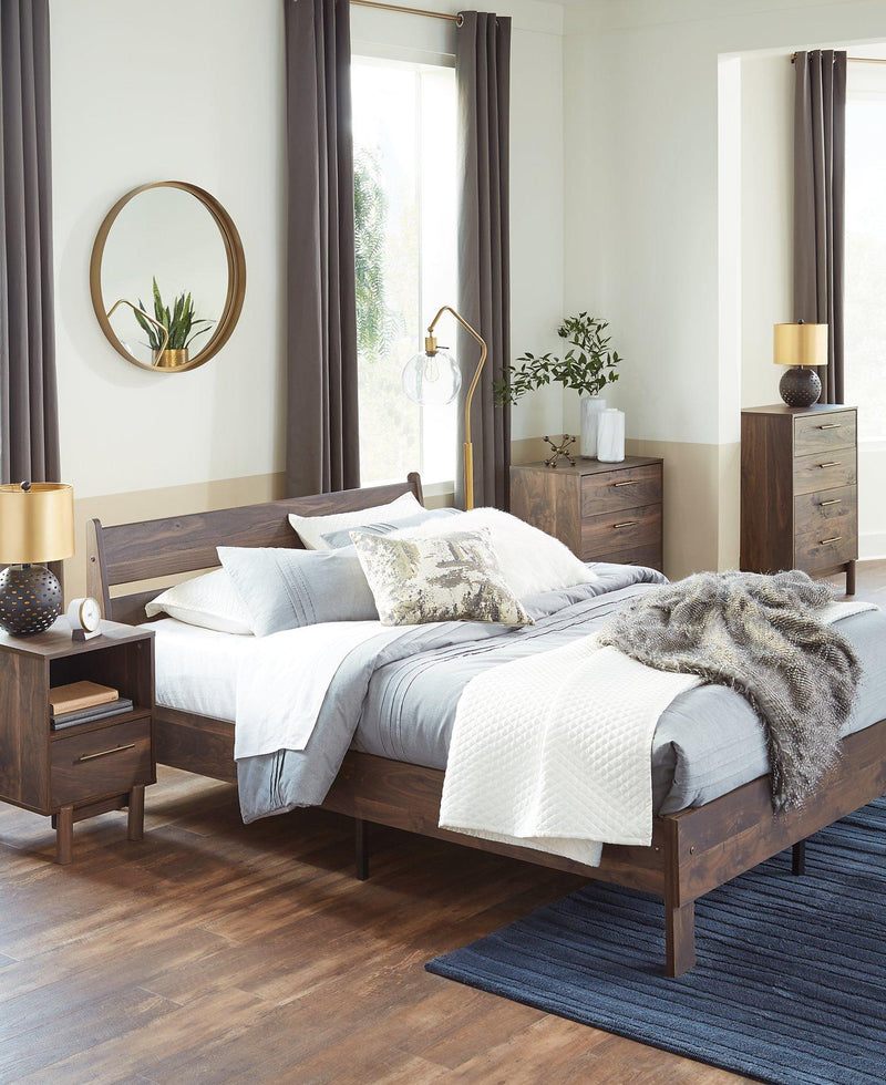 Calverson Panel Bed - Watson's 87 Furniture (Middlefield,OH)