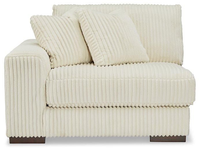 Lindyn Sectional - Watson's 87 Furniture (Middlefield,OH)