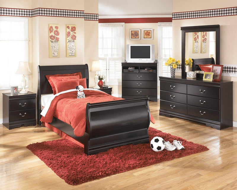 Huey Vineyard Dresser and Mirror - Watson's 87 Furniture (Middlefield,OH)