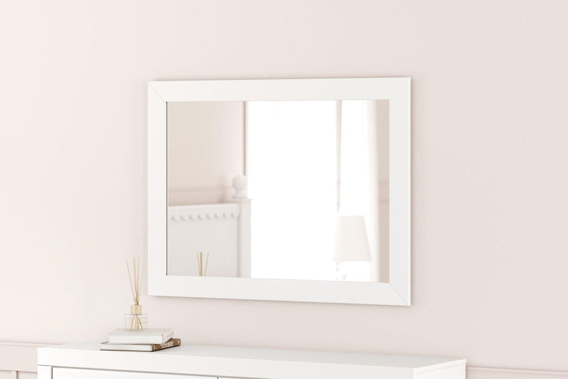 Mollviney Dresser and Mirror - Watson's 87 Furniture (Middlefield,OH)