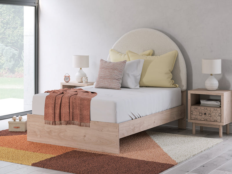 Arloster Upholstered Bed - Watson's 87 Furniture (Middlefield,OH)