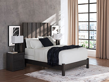 Fraluna Bed - Watson's 87 Furniture (Middlefield,OH)