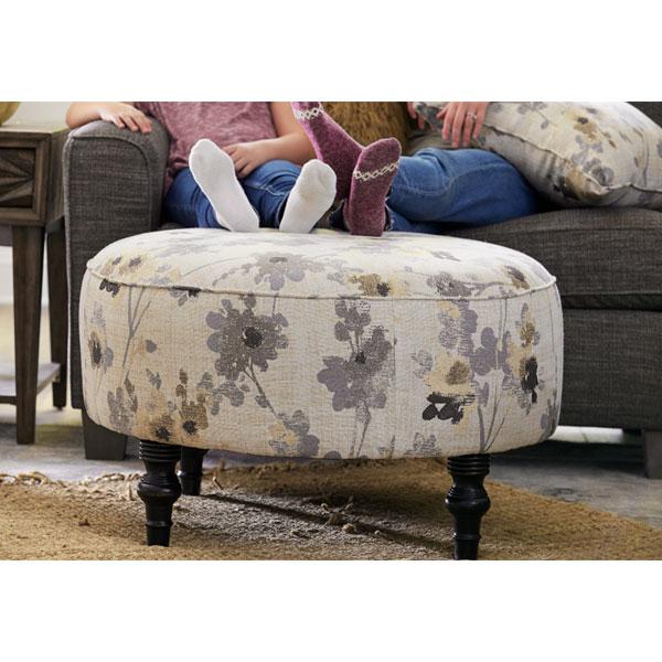 RENAE BENCH OTTOMAN W/2 PILLOWS- 9900E2P - Watson's 87 Furniture (Middlefield,OH)