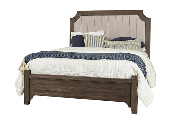 Vaughan-Bassett Bungalow Queen Upholstered Bed in Folkstone